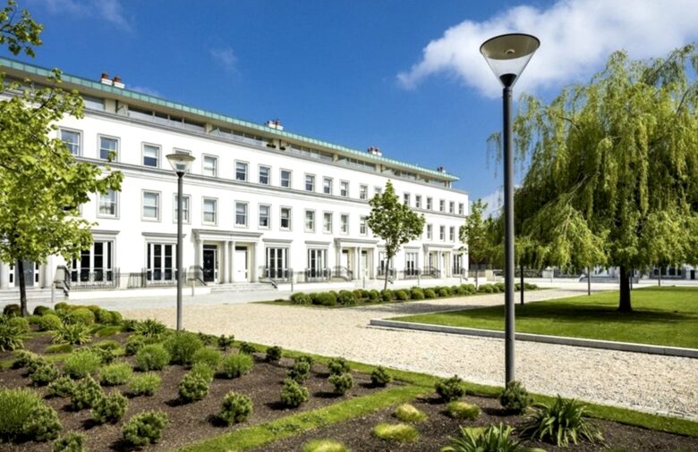 Charming Edward Square Townhome - Ballsbridge, Ireland