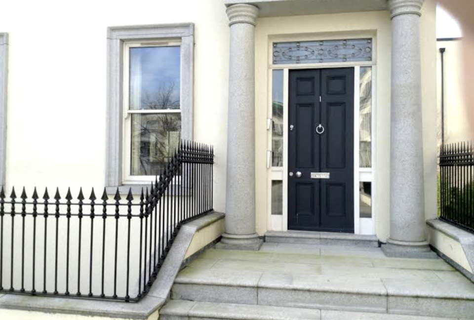 Charming Edward Square Townhome - Ballsbridge, Ireland
