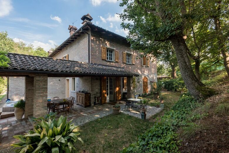 Amazing Villa Monte Quercione - Bologna, Italy