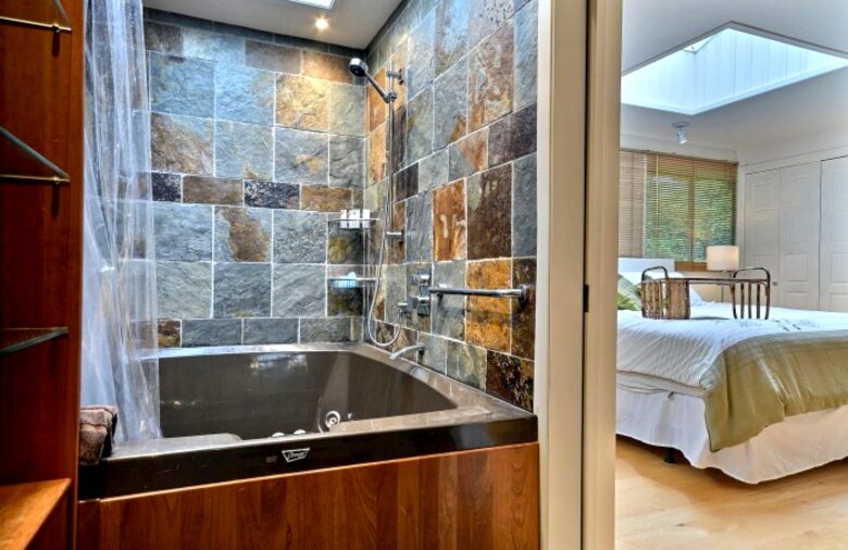 Mont-Tremblant Ski Chalet - Ski-In/Ski-Out Access - Mont Tremblant, Canada