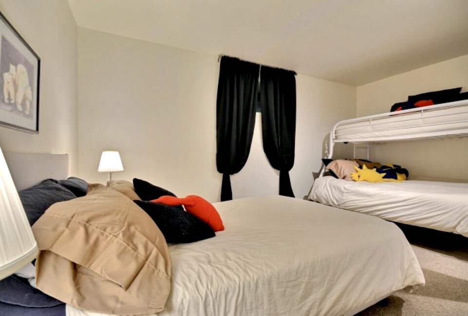 Mont-Tremblant Ski Chalet - Ski-In/Ski-Out Access - Mont Tremblant, Canada