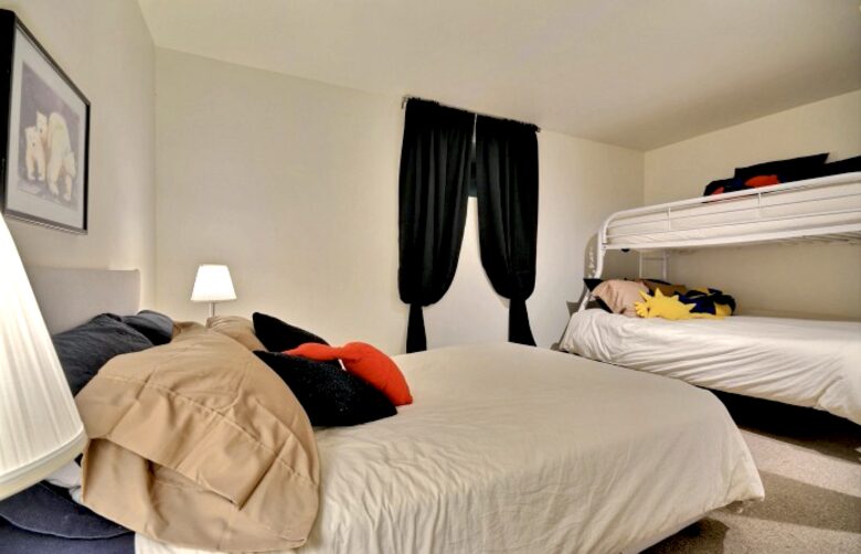 Mont-Tremblant Ski Chalet - Ski-In/Ski-Out Access - Mont Tremblant, Canada