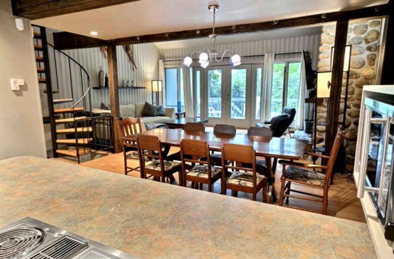 Mont-Tremblant Ski Chalet - Ski-In/Ski-Out Access - Mont Tremblant, Canada