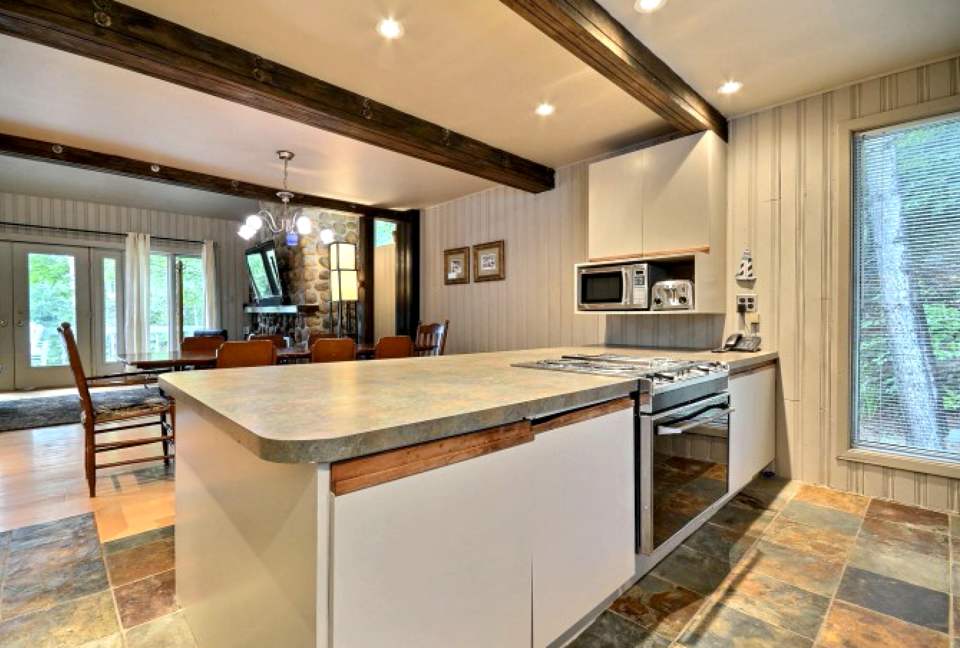 Mont-Tremblant Ski Chalet - Ski-In/Ski-Out Access - Mont Tremblant, Canada