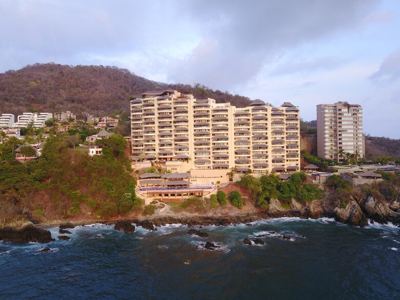 Pacific Paradise - Ixtapa de Azueta, Mexico