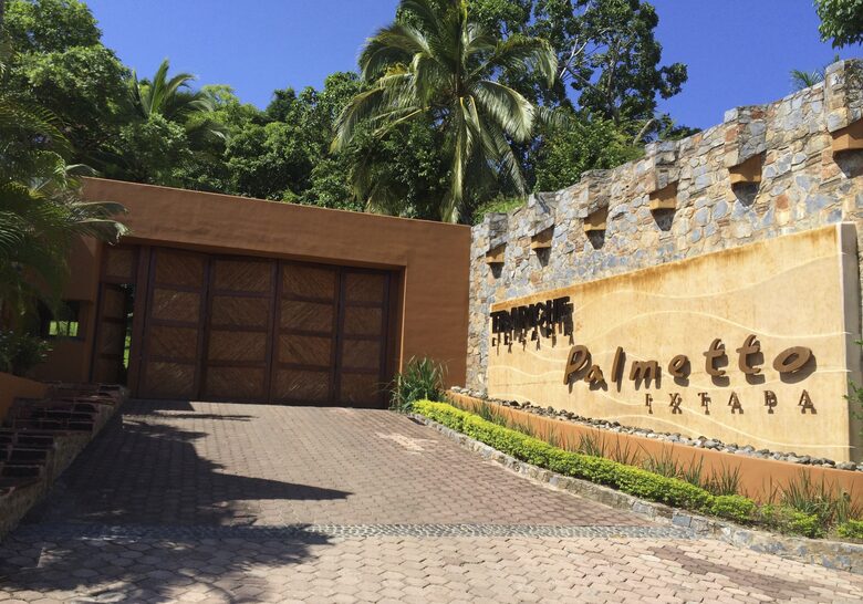 Pacific Paradise - Ixtapa de Azueta, Mexico