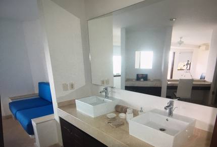 Pacific Paradise - Ixtapa de Azueta, Mexico