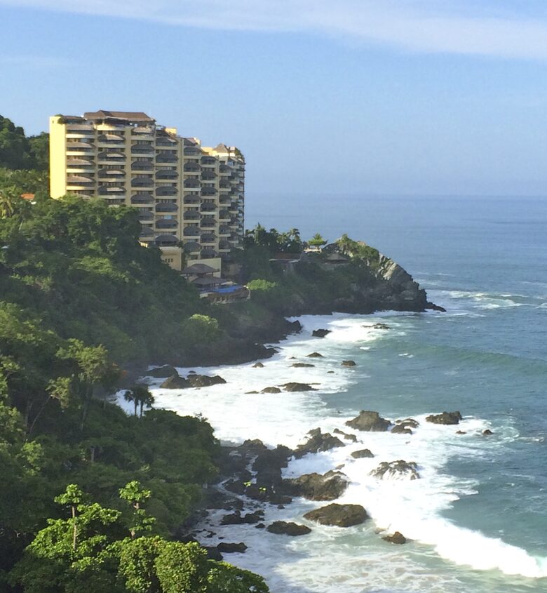 Pacific Paradise - Ixtapa de Azueta, Mexico