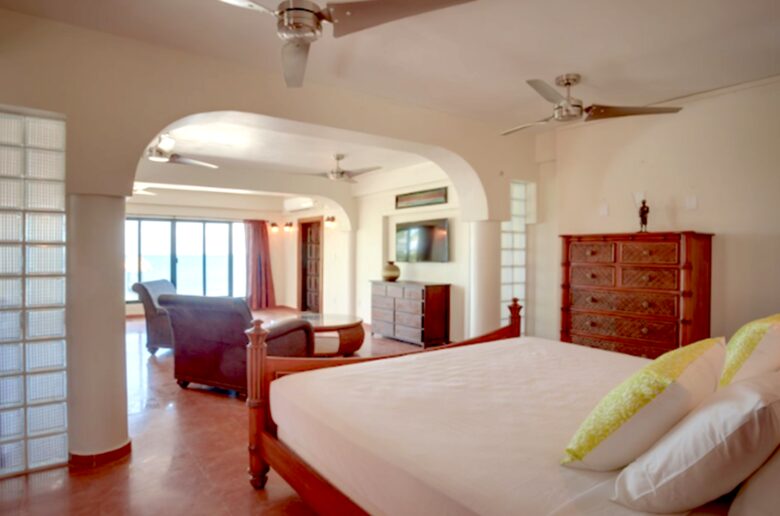 Mission Bay - Seine Bight, Belize