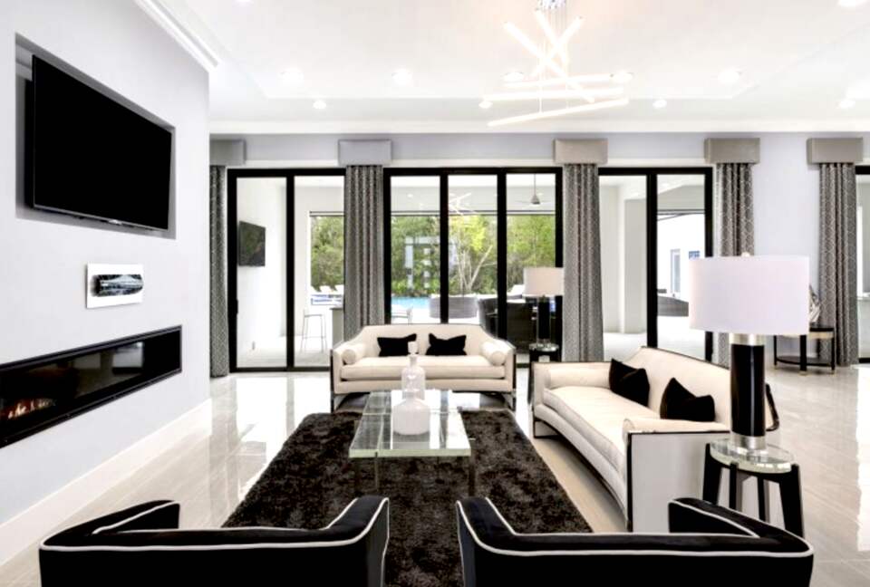 The White House Of Reunion - Reunion, Florida