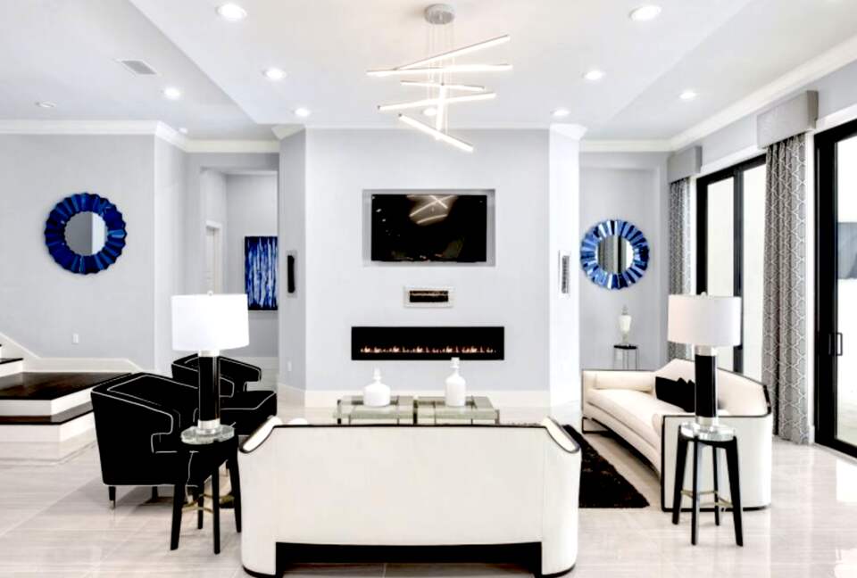 The White House Of Reunion - Reunion, Florida