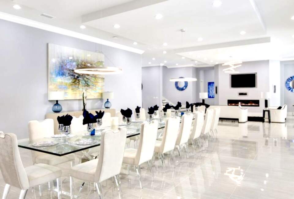 The White House Of Reunion - Reunion, Florida