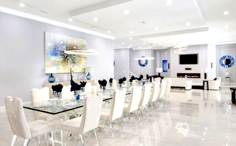 The White House Of Reunion - Reunion, Florida