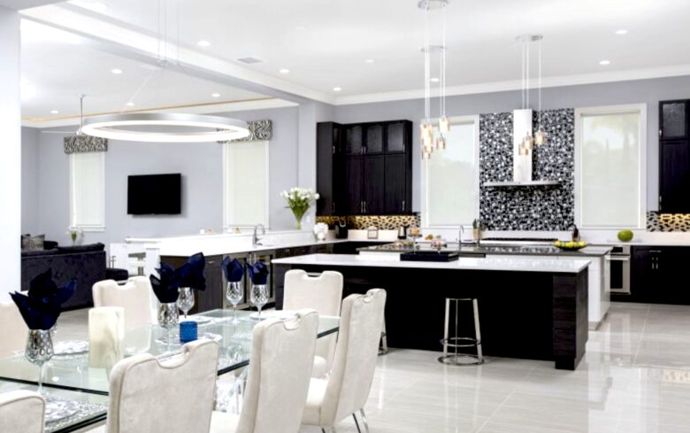 The White House Of Reunion - Reunion, Florida