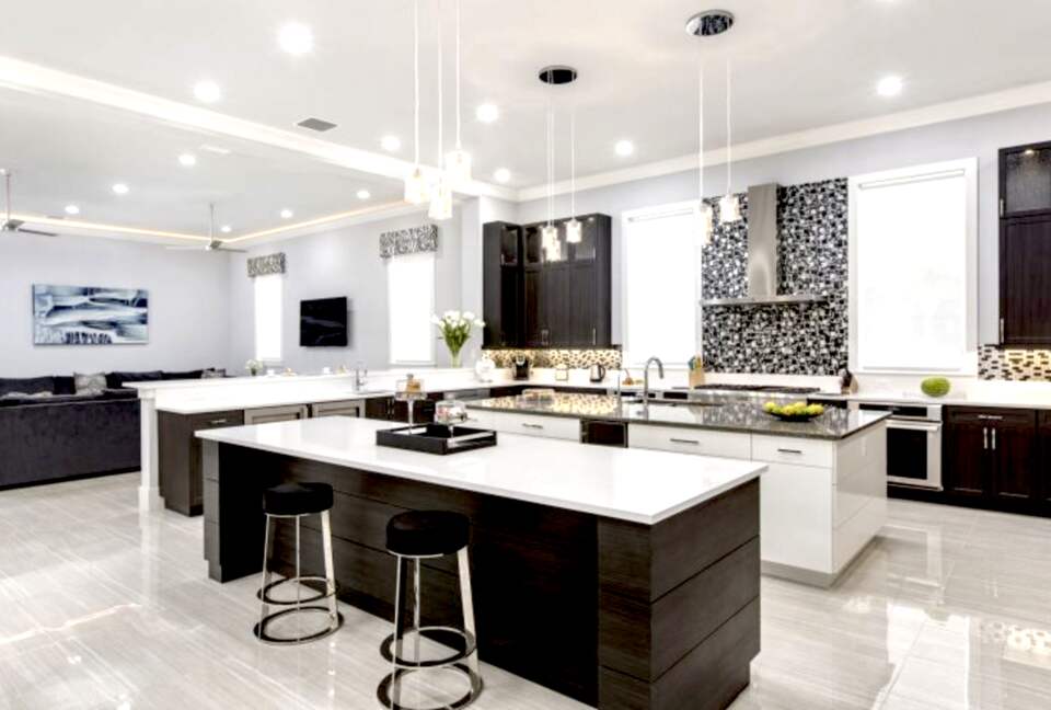 The White House Of Reunion - Reunion, Florida