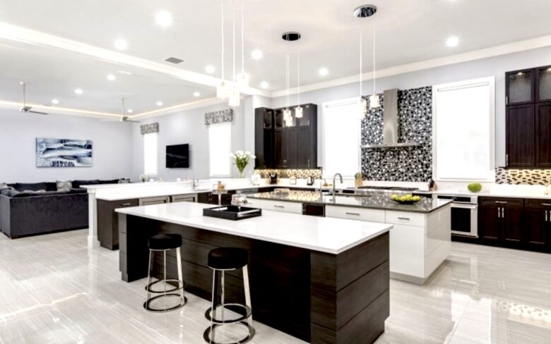 The White House Of Reunion - Reunion, Florida