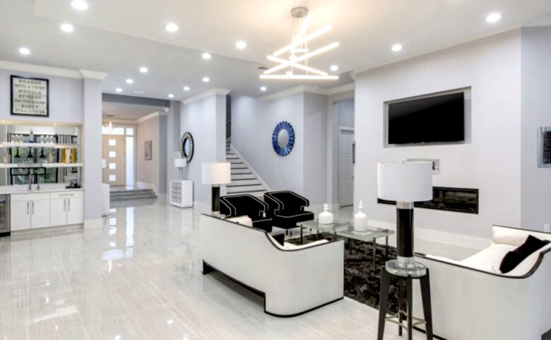 The White House Of Reunion - Reunion, Florida