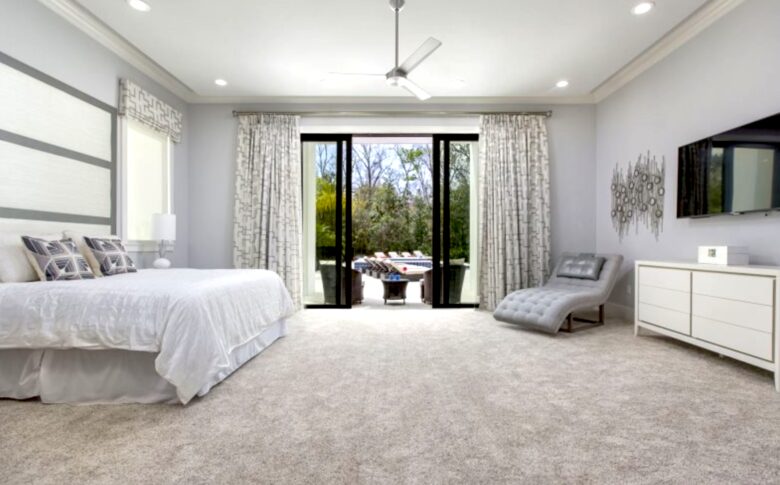 The White House Of Reunion - Reunion, Florida