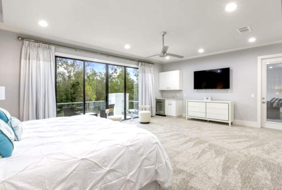 The White House Of Reunion - Reunion, Florida