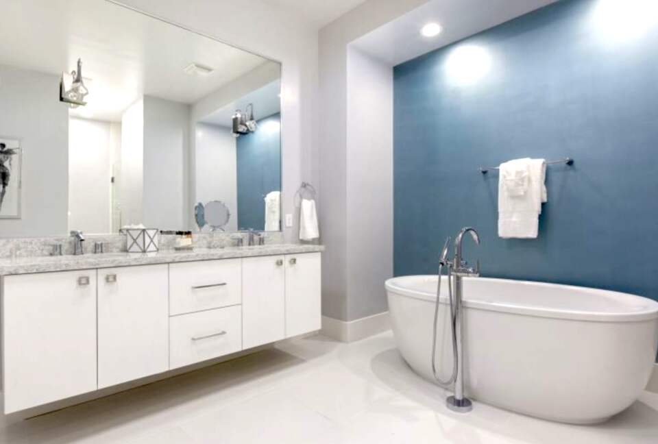 The White House Of Reunion - Reunion, Florida