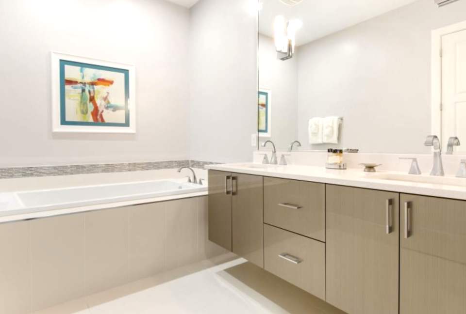 The White House Of Reunion - Reunion, Florida