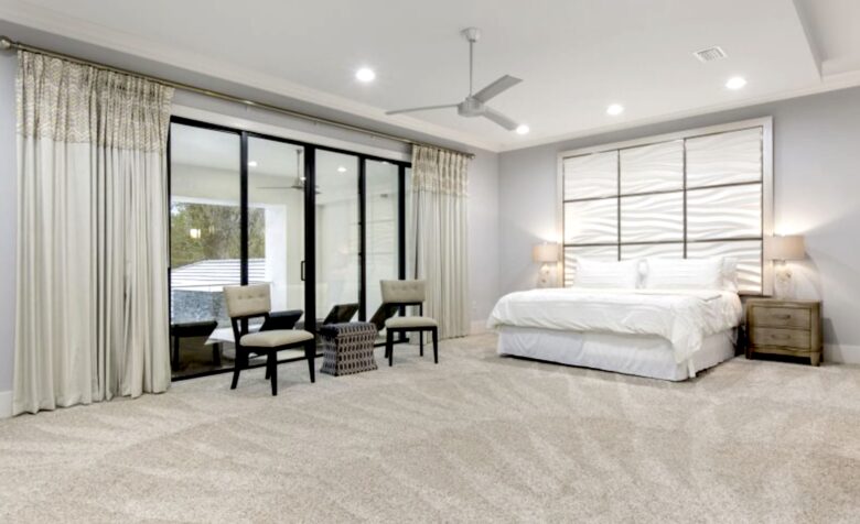 The White House Of Reunion - Reunion, Florida