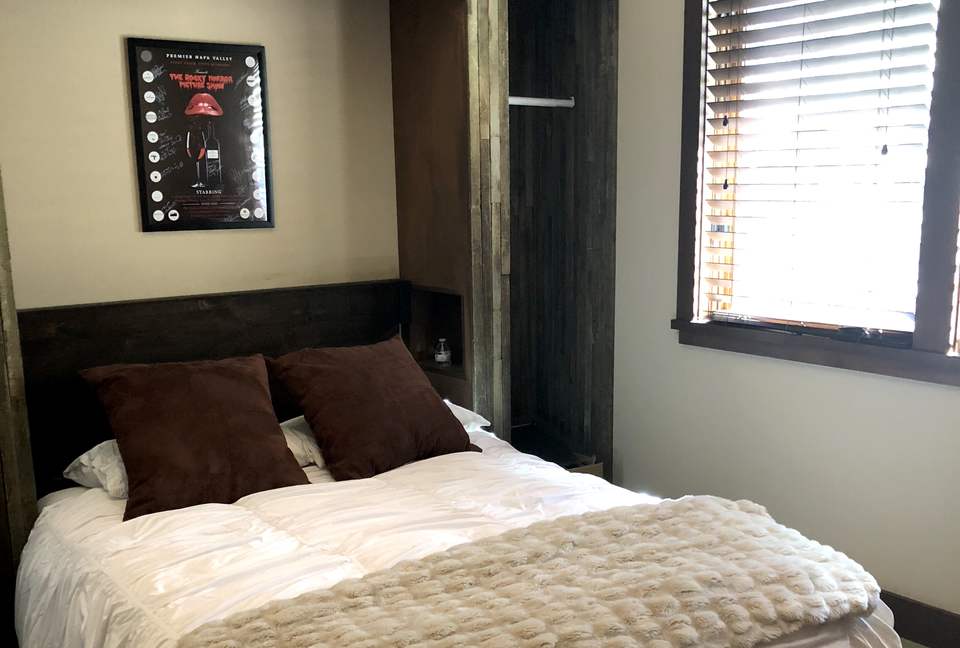 Spectacular Napa Valley V12 Vineyard Cottage with Private Tasting! - Napa, California