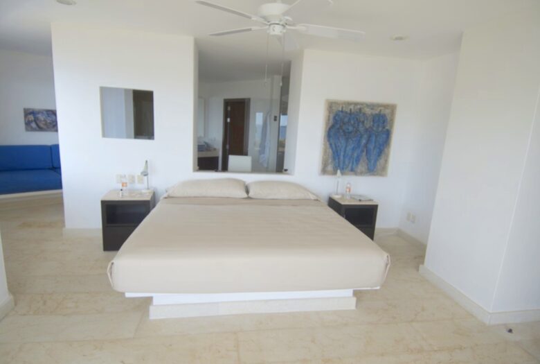 Pacific Paradise - Ixtapa de Azueta, Mexico