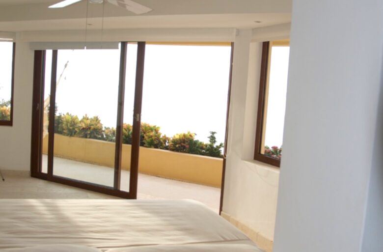 Pacific Paradise - Ixtapa de Azueta, Mexico