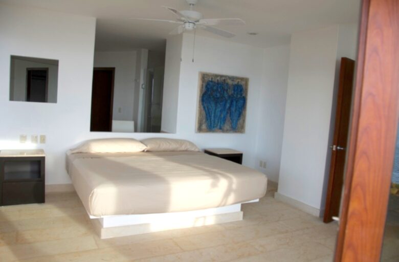 Pacific Paradise - Ixtapa de Azueta, Mexico