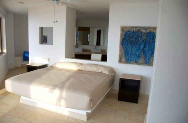 Pacific Paradise - Ixtapa de Azueta, Mexico