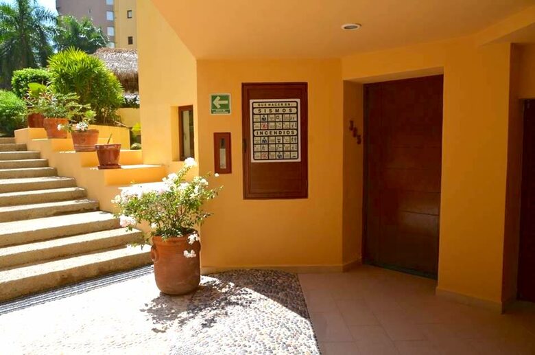 Pacific Paradise - Ixtapa de Azueta, Mexico