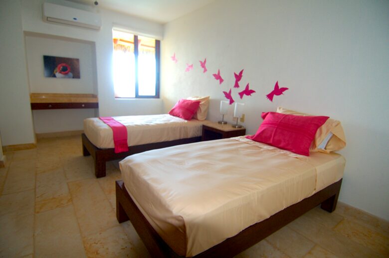 Pacific Paradise - Ixtapa de Azueta, Mexico