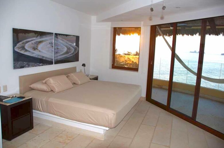 Pacific Paradise - Ixtapa de Azueta, Mexico