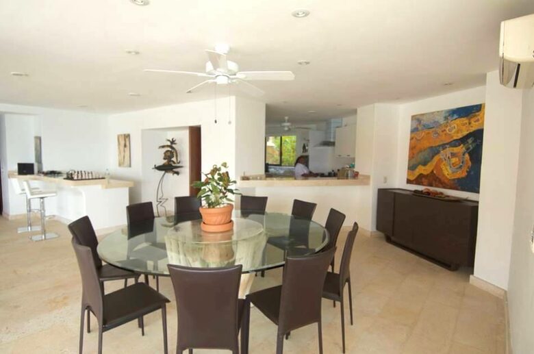 Pacific Paradise - Ixtapa de Azueta, Mexico