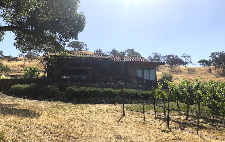 Spectacular Napa Valley V12 Vineyard Cottage with Private Tasting! - Napa, California