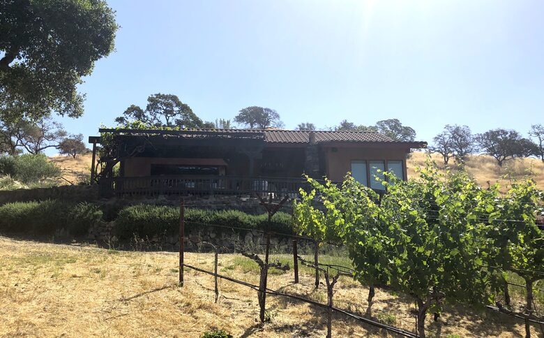 Spectacular Napa Valley V12 Vineyard Cottage with Private Tasting! - Napa, California