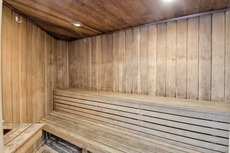 Crown Point Residence- Pacific Beach - San Diego, California