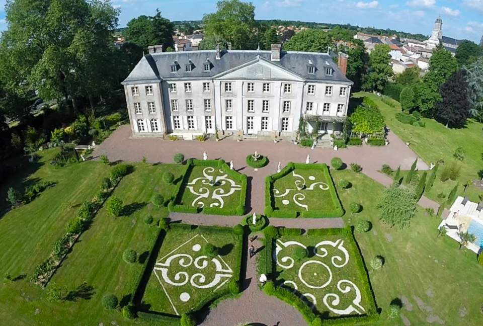 Château De Vézins (R) - Cholet, France