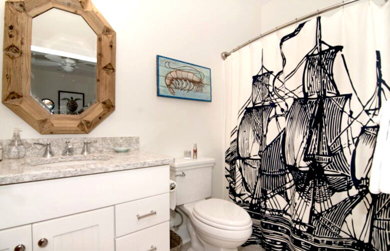 Whit's Inn - Pawleys Island, South Carolina