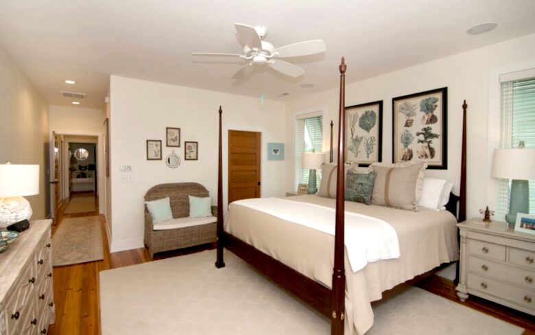 Whit's Inn - Pawleys Island, South Carolina