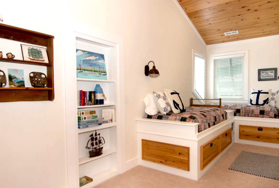 Whit's Inn - Pawleys Island, South Carolina