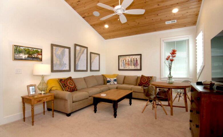 Whit's Inn - Pawleys Island, South Carolina