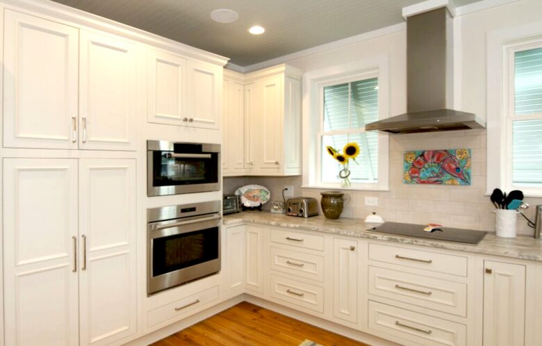 Whit's Inn - Pawleys Island, South Carolina