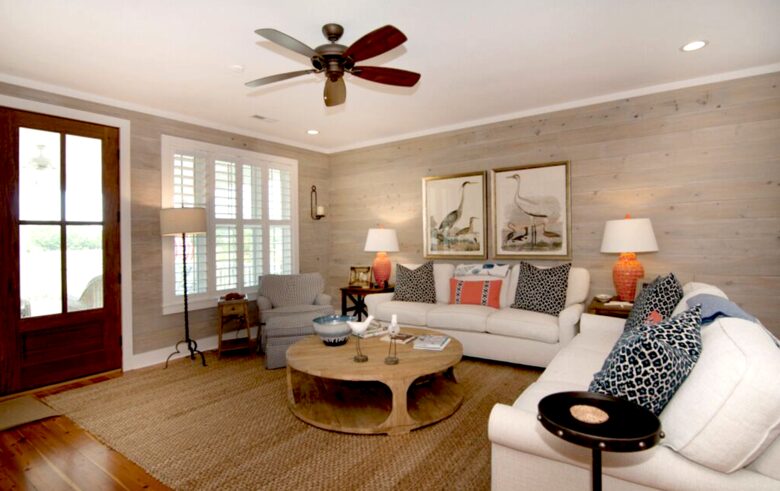 Whit's Inn - Pawleys Island, South Carolina