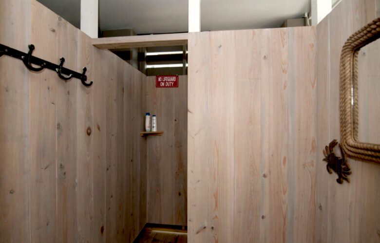 Whit's Inn - Pawleys Island, South Carolina