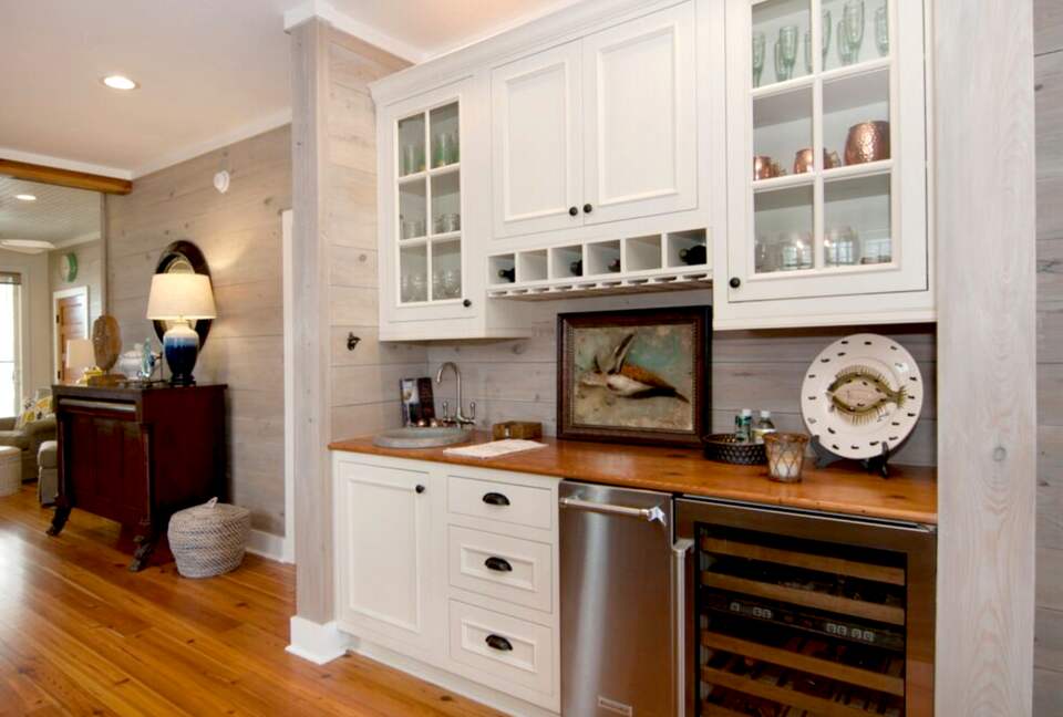 Whit's Inn - Pawleys Island, South Carolina