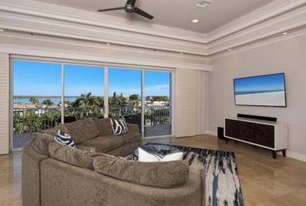 Olde Marco Island Inn Penthouse Soleil - Marco Island, Florida