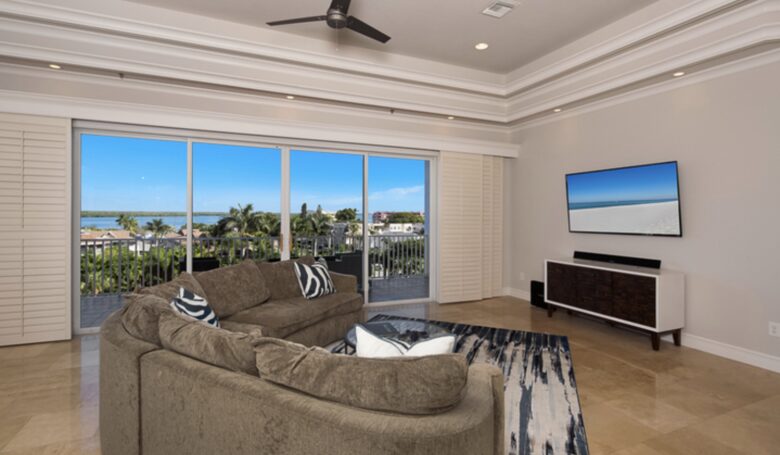 Olde Marco Island Inn Penthouse Soleil - Marco Island, Florida