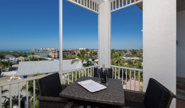 Olde Marco Island Inn Penthouse Soleil - Marco Island, Florida